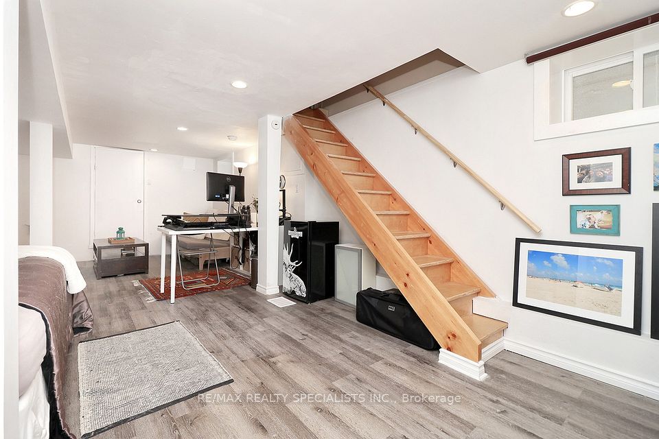 38 Mimico Avenue, Toronto, ON M8V 1R1 22