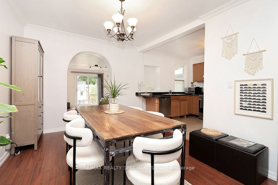 38 Mimico Avenue, Toronto, ON M8V 1R1 12