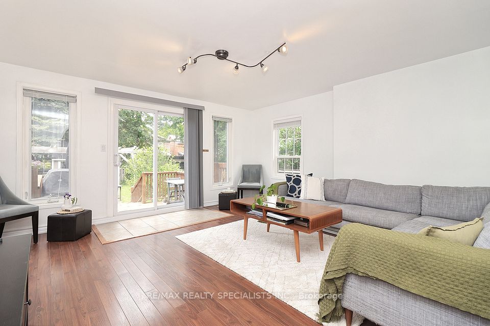 38 Mimico Avenue, Toronto, ON M8V 1R1 6