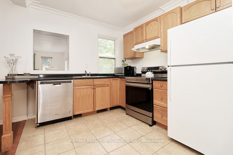 38 Mimico Avenue, Toronto, ON M8V 1R1 14