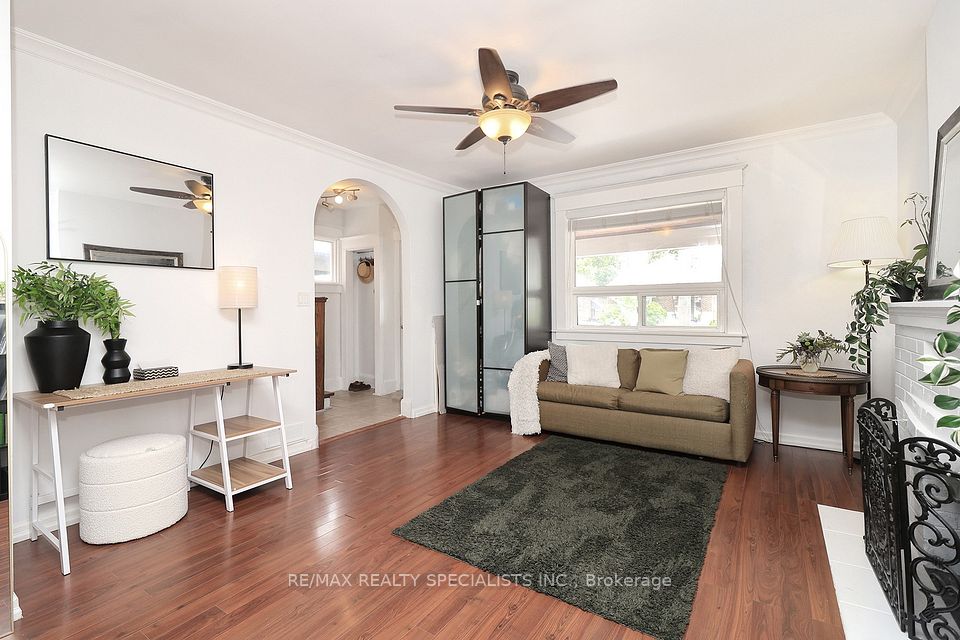 38 Mimico Avenue, Toronto, ON M8V 1R1 2