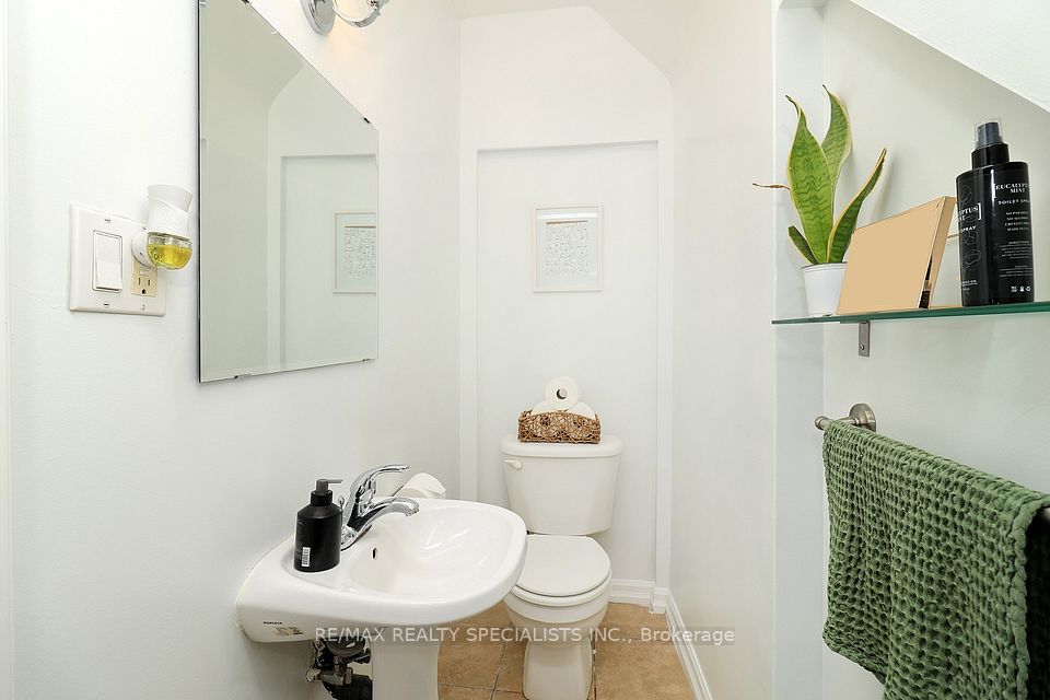 38 Mimico Avenue, Toronto, ON M8V 1R1 5