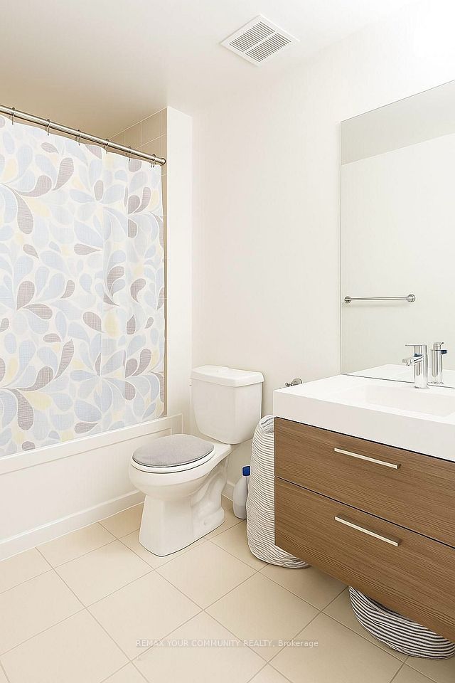15 Zorra Street 1108, Toronto, ON M8Z 4Z6 9
