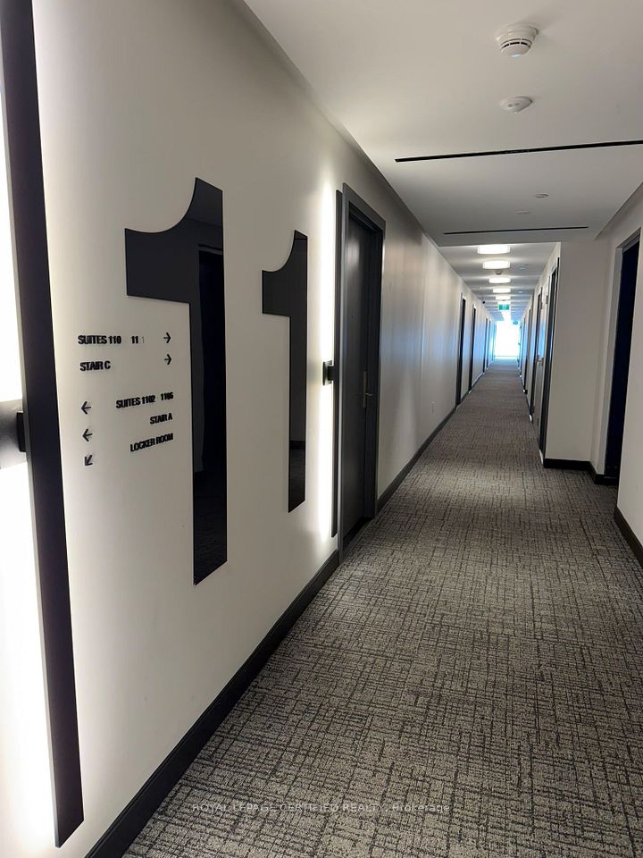 86 DUNDAS Street 1121, Mississauga, ON L5A 1W4 7