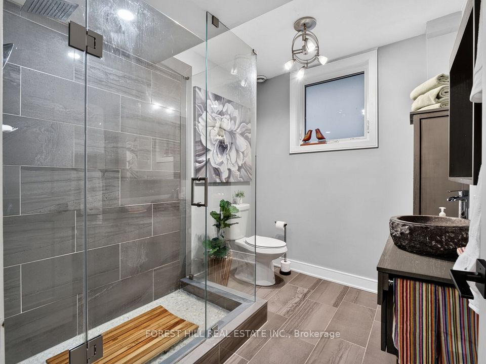 2612 Council Ring Road, Mississauga, ON L5L 1W4 24