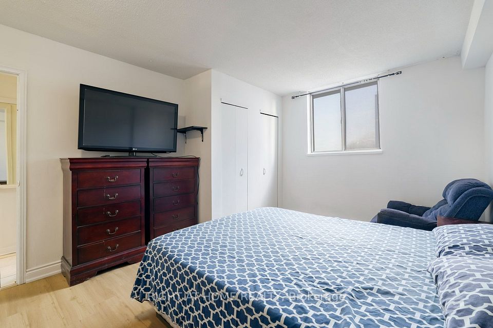 49 Silverstone Drive 405, Toronto, ON M9V 3G2 17