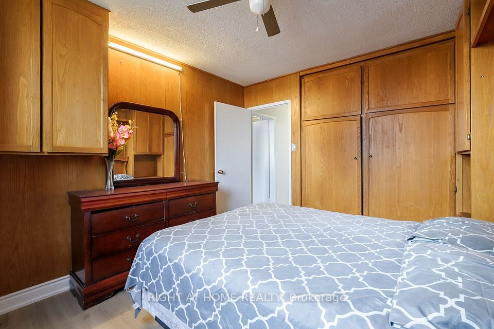 49 Silverstone Drive 405, Toronto, ON M9V 3G2 20