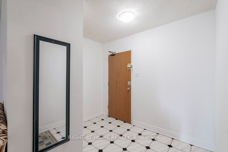 49 Silverstone Drive 405, Toronto, ON M9V 3G2 3