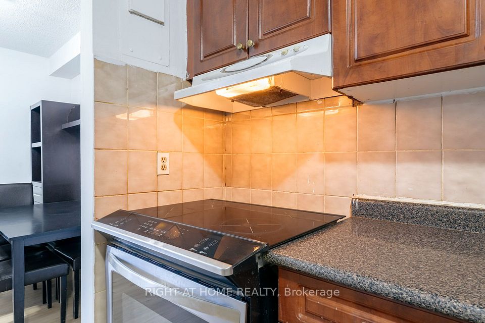 49 Silverstone Drive 405, Toronto, ON M9V 3G2 12