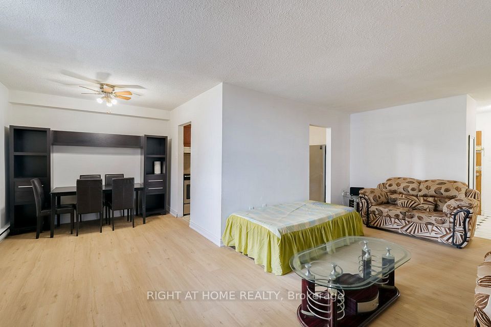 49 Silverstone Drive 405, Toronto, ON M9V 3G2 7