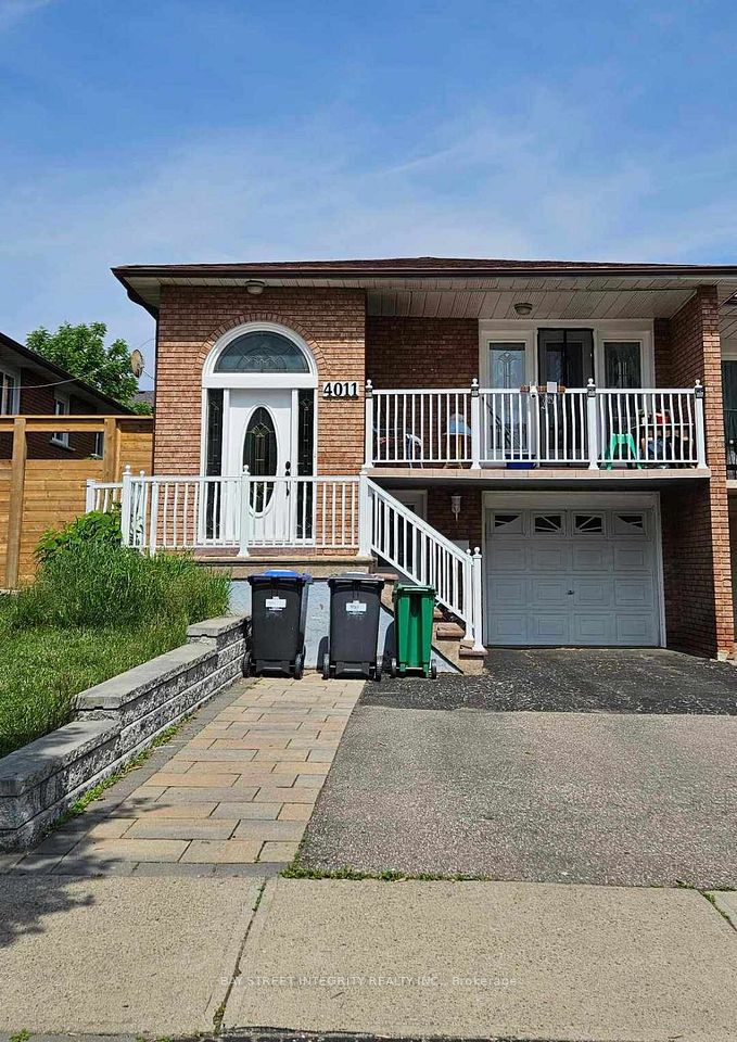 Semi-Detached at 4011 Bishopstoke Lane, Mississauga, ON L4Z 1H9