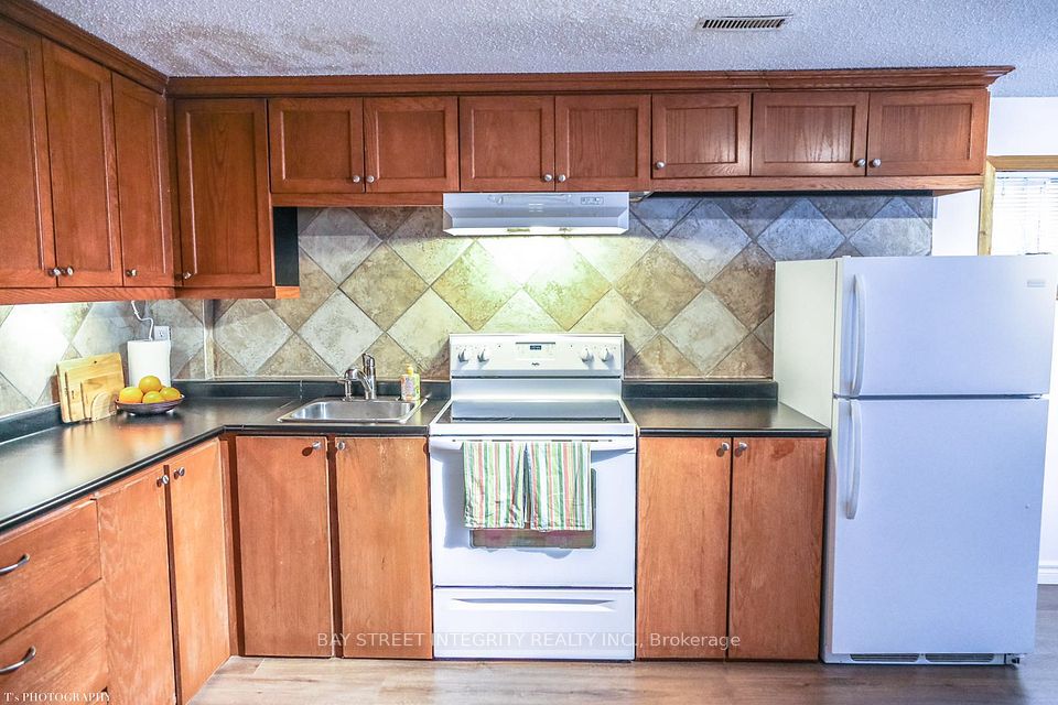 4011 Bishopstoke Lane, Mississauga, ON L4Z 1H9 6