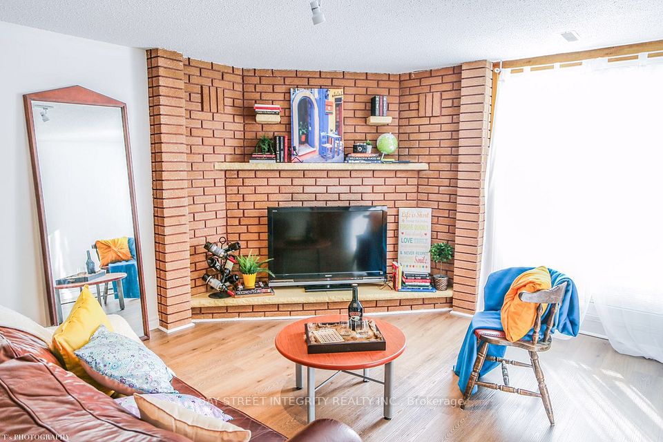 4011 Bishopstoke Lane, Mississauga, ON L4Z 1H9 9