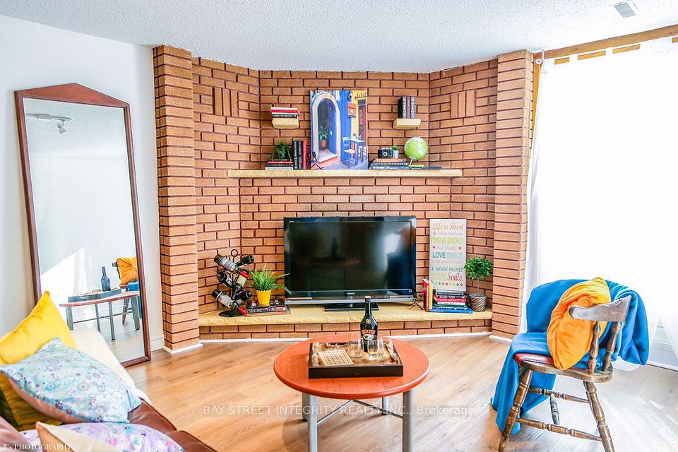 4011 Bishopstoke Lane, Mississauga, ON L4Z 1H9 10