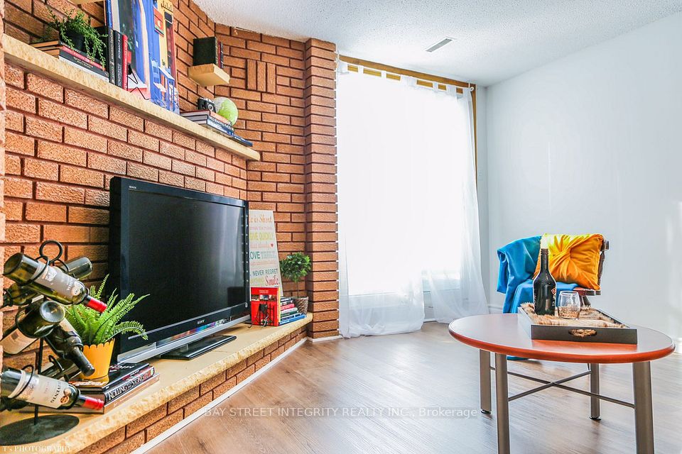 4011 Bishopstoke Lane, Mississauga, ON L4Z 1H9 7