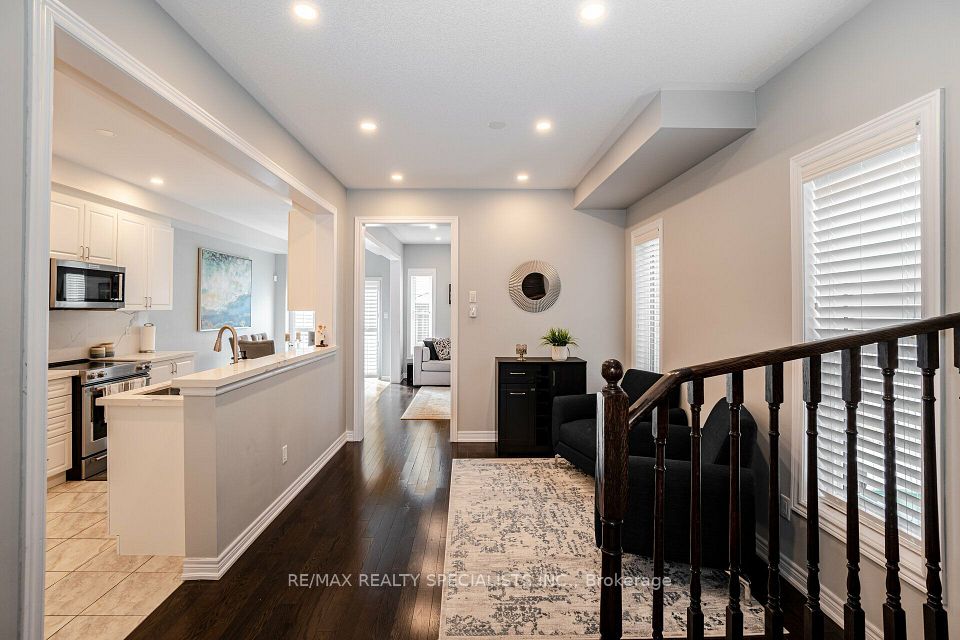 93 Yardley Crescent, Brampton, ON L6X 5L8 9