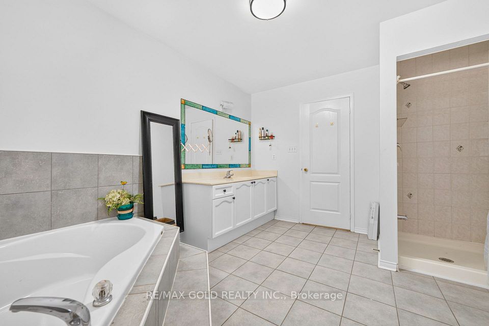 19 Briardale Road, Brampton, ON L7A 1S4 23