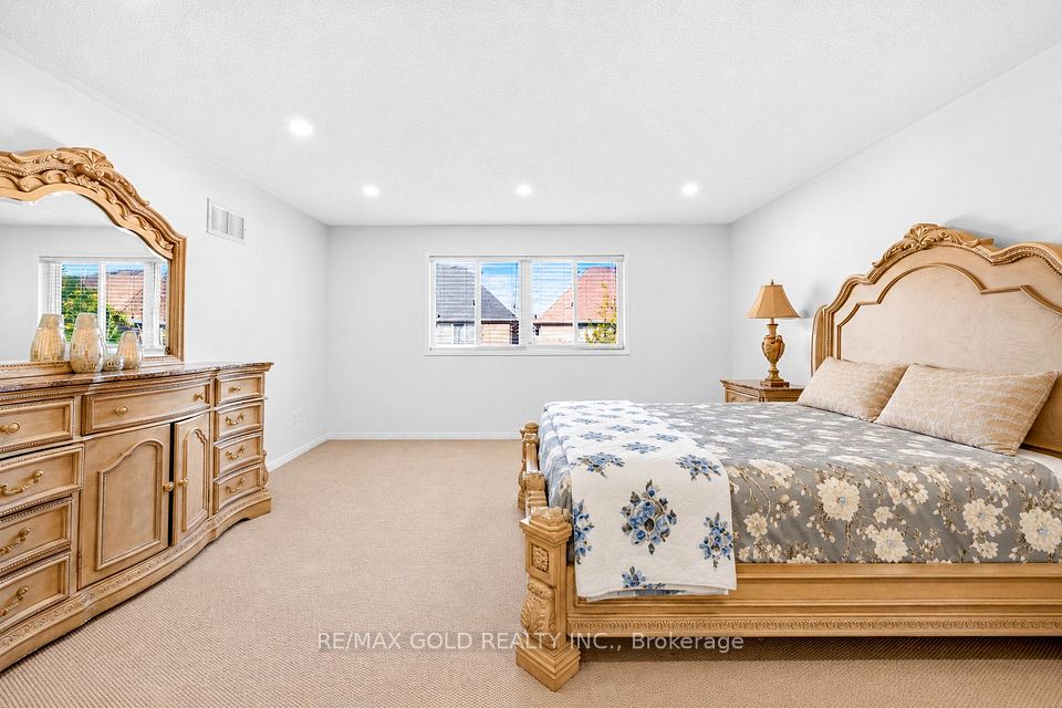 19 Briardale Road, Brampton, ON L7A 1S4 21