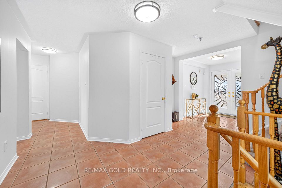 19 Briardale Road, Brampton, ON L7A 1S4 15