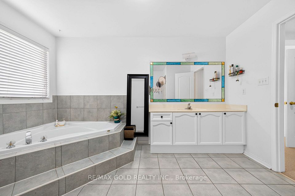 19 Briardale Road, Brampton, ON L7A 1S4 22
