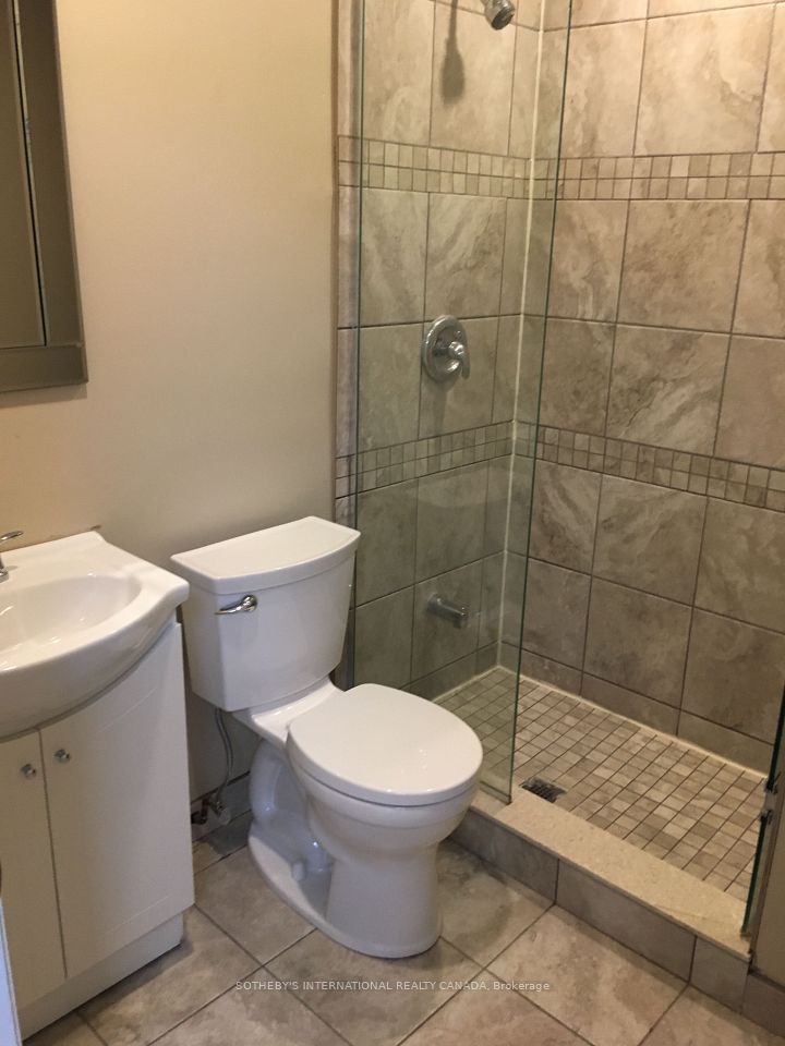 2312 Lake Shore Boulevard W 4, Toronto, ON M8V 1B5 9