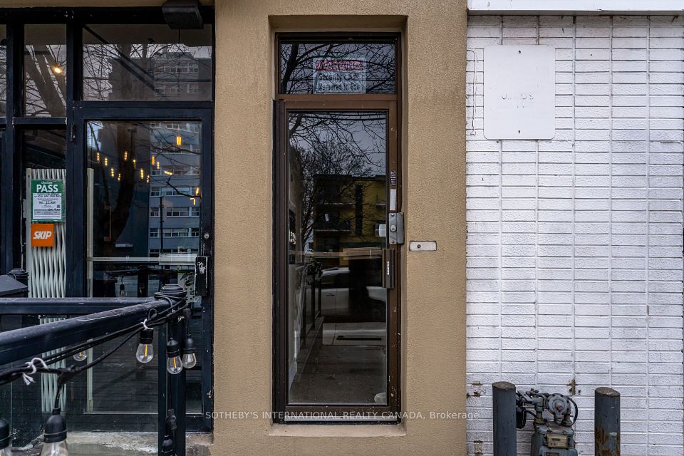 2312 Lake Shore Boulevard W 4, Toronto, ON M8V 1B5 2