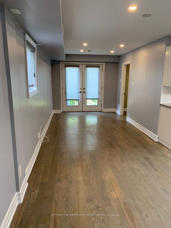 2312 Lake Shore Boulevard W 4, Toronto, ON M8V 1B5 4