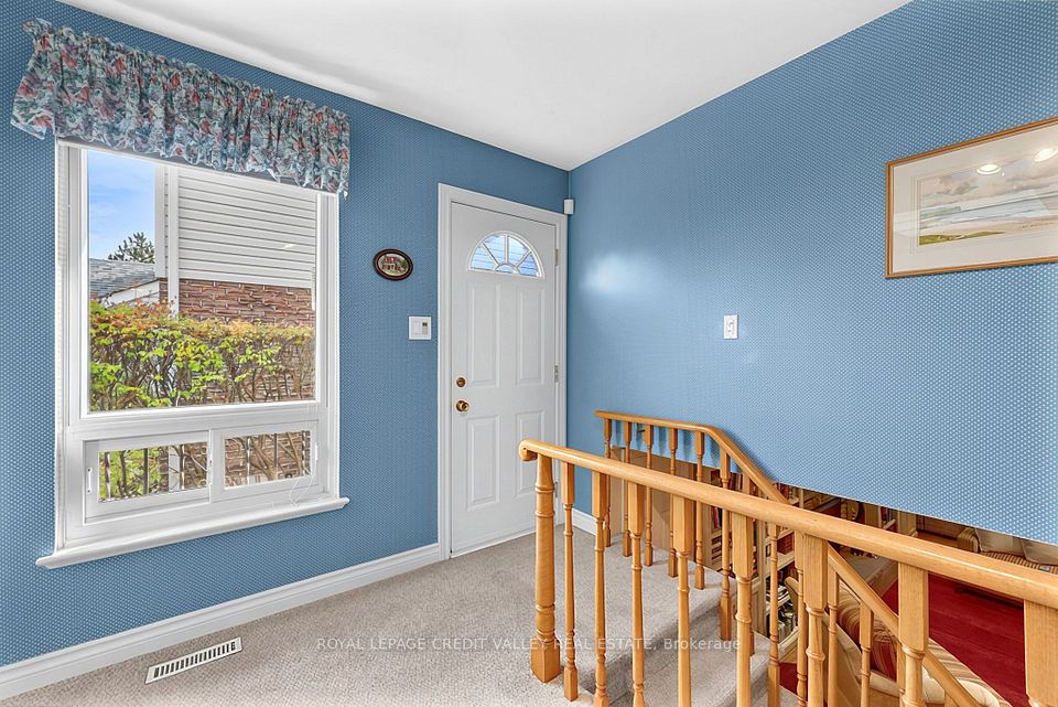 30 Parkview Place, Brampton, ON L6W 2G3 16