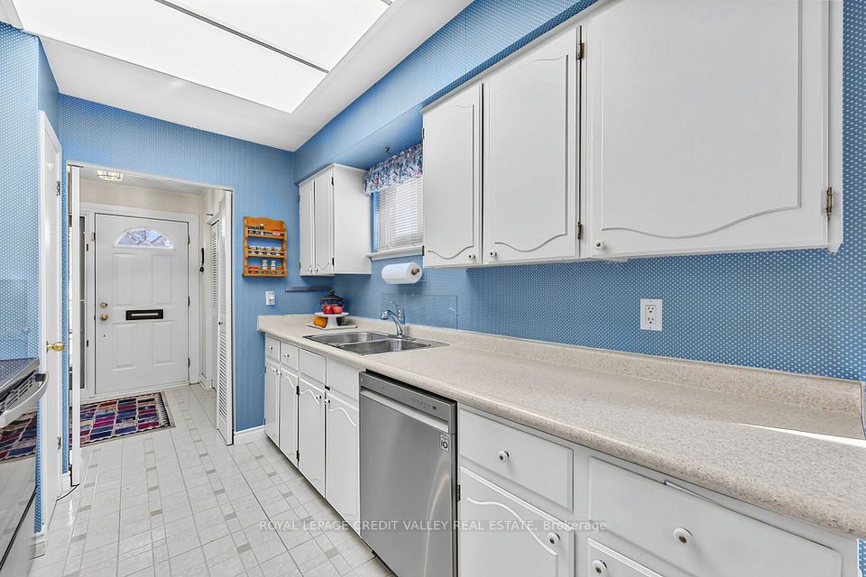 30 Parkview Place, Brampton, ON L6W 2G3 12