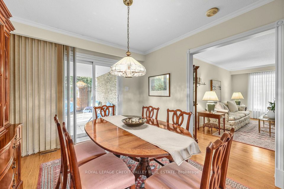 30 Parkview Place, Brampton, ON L6W 2G3 23