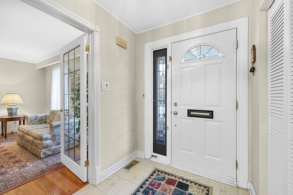 30 Parkview Place, Brampton, ON L6W 2G3 6