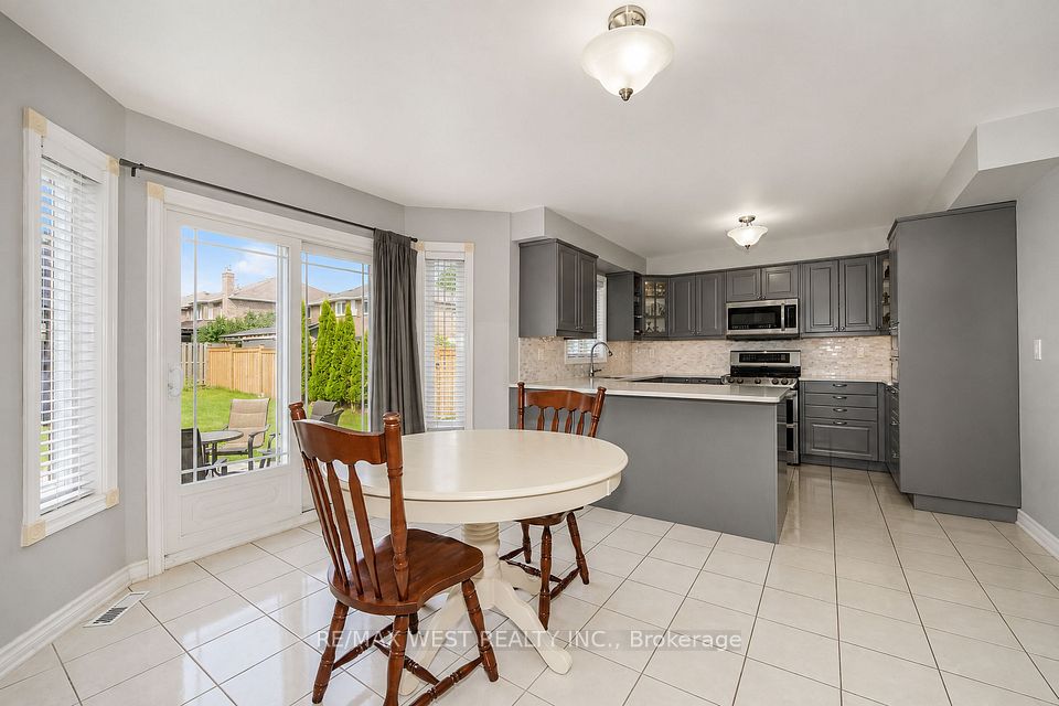 24 Royal Valley Drive, Caledon, ON L7C 1B2 3