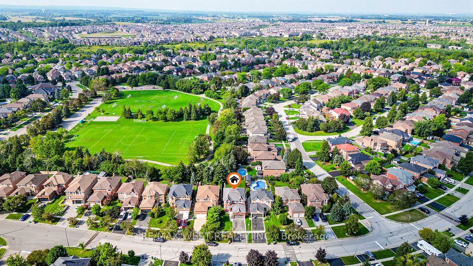 24 Royal Valley Drive, Caledon, ON L7C 1B2 2