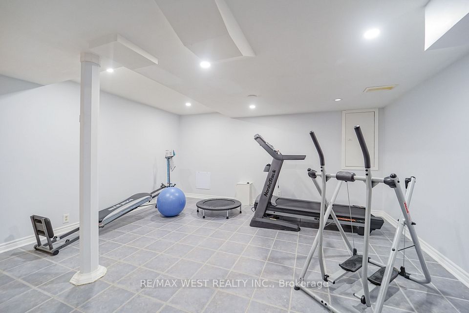 24 Royal Valley Drive, Caledon, ON L7C 1B2 13