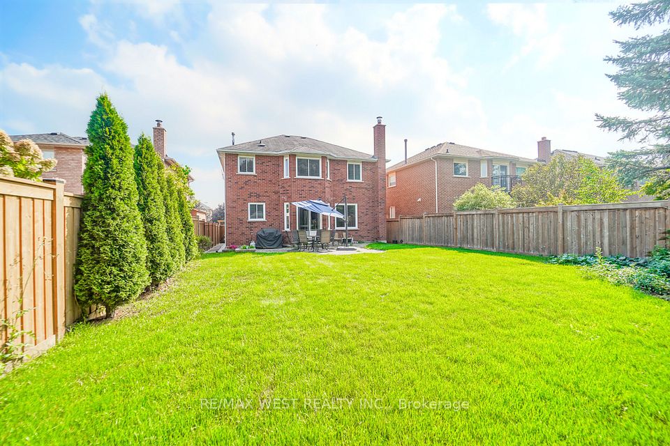 24 Royal Valley Drive, Caledon, ON L7C 1B2 15