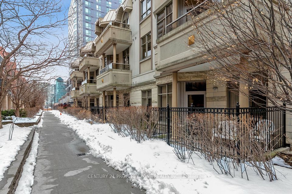 350 Princess Royal Drive 103, Mississauga, ON L5B 4N1 20