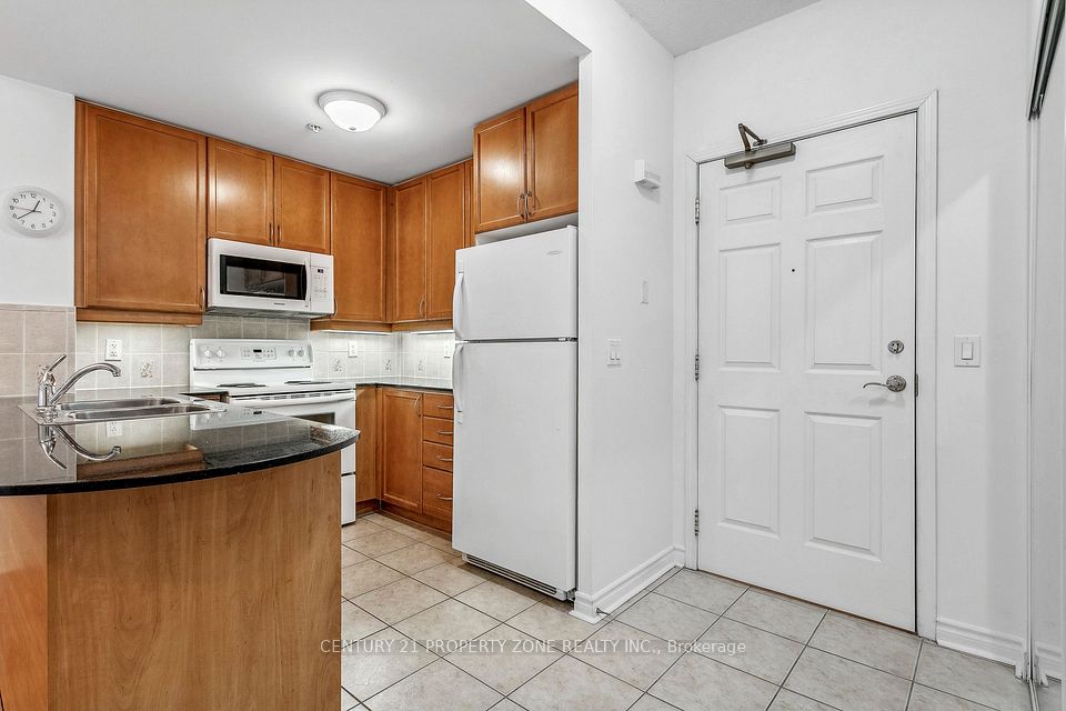 350 Princess Royal Drive 103, Mississauga, ON L5B 4N1 5