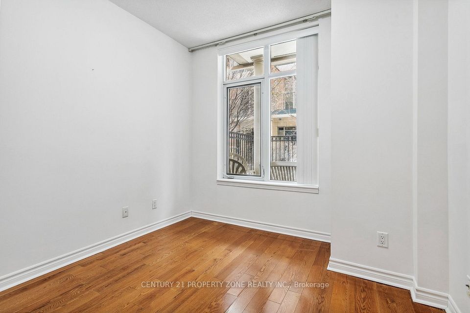 350 Princess Royal Drive 103, Mississauga, ON L5B 4N1 12