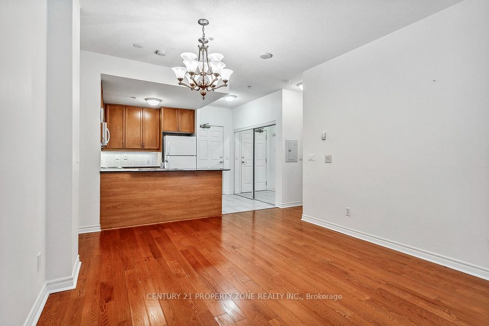 350 Princess Royal Drive 103, Mississauga, ON L5B 4N1 8