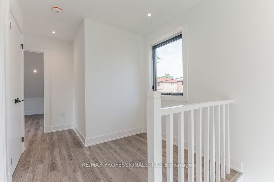 38 Thirty Third Street GRDNSUITE, Toronto, ON M8W 3H1 14