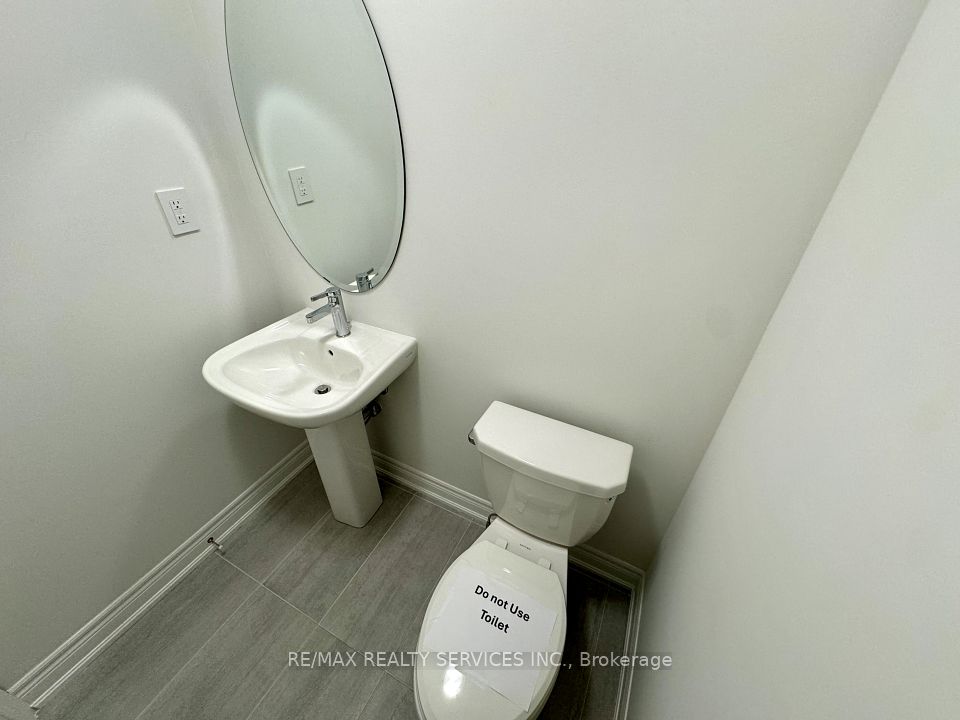 385 Inspire Boulevard, Brampton, ON L6R 4E4 7