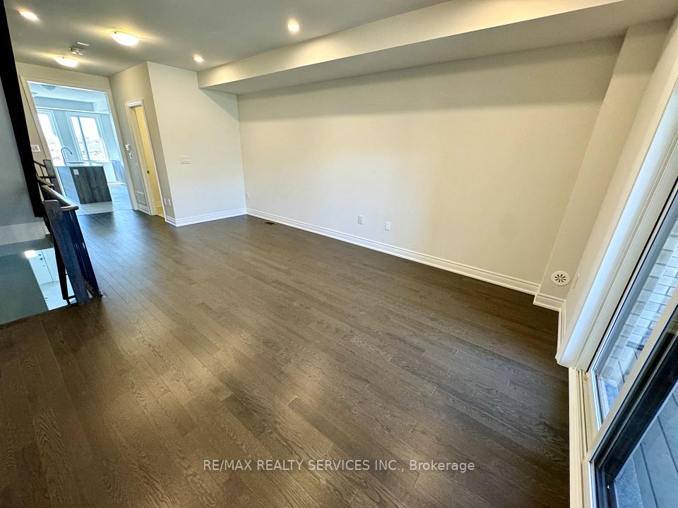 385 Inspire Boulevard, Brampton, ON L6R 4E4 11