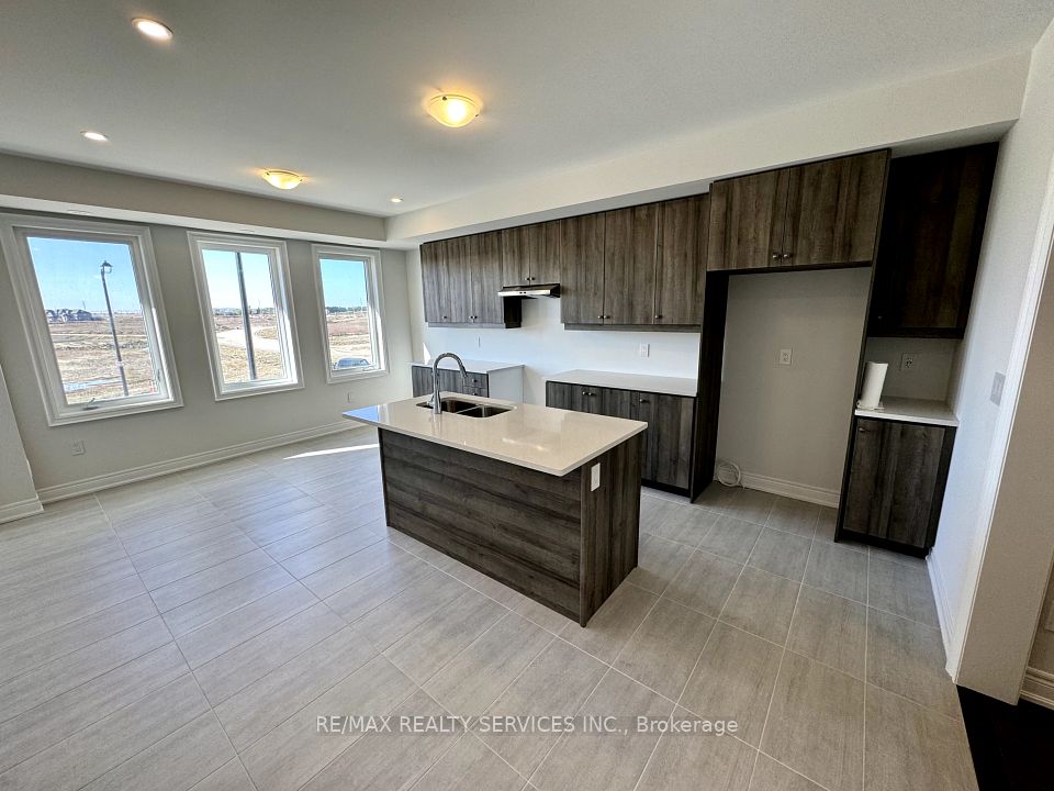 385 Inspire Boulevard, Brampton, ON L6R 4E4 17