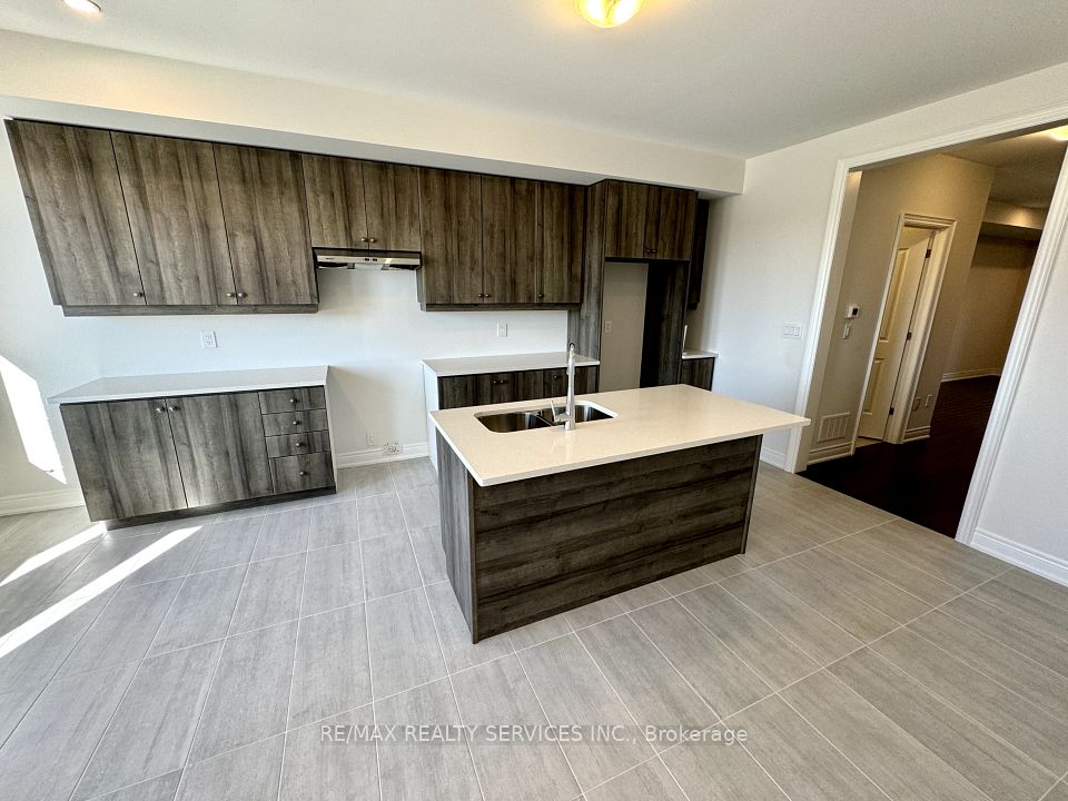 385 Inspire Boulevard, Brampton, ON L6R 4E4 18