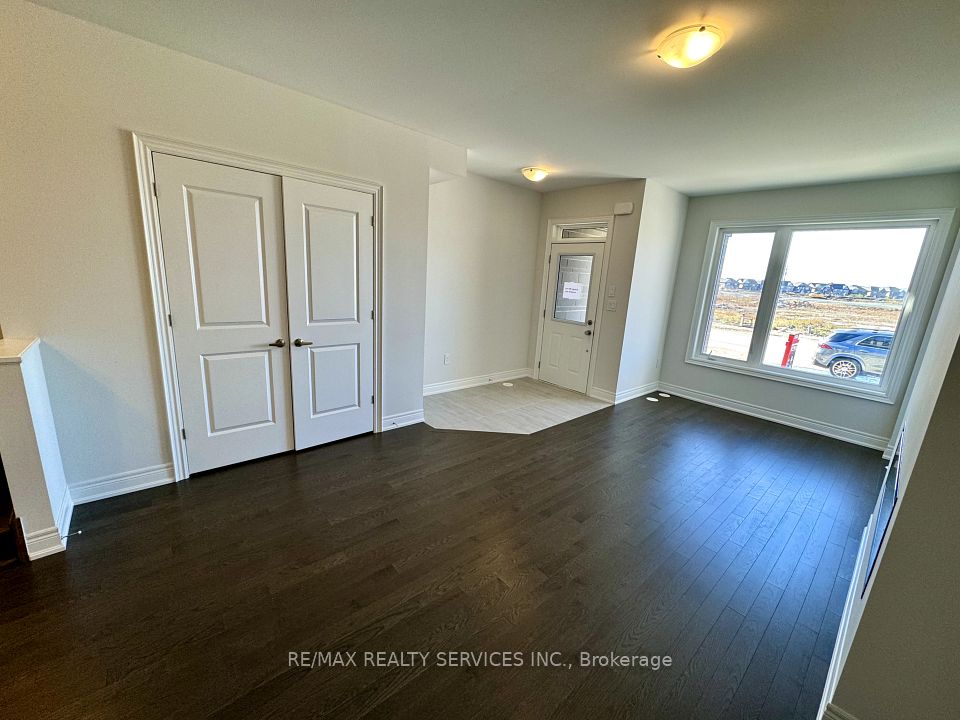 385 Inspire Boulevard, Brampton, ON L6R 4E4 5