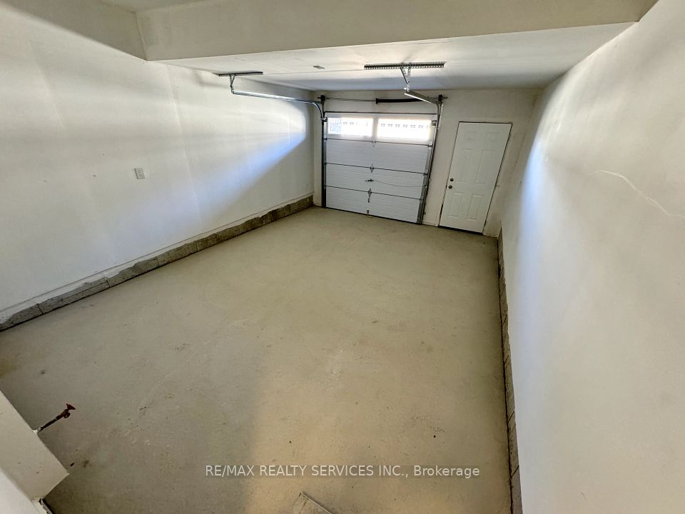 385 Inspire Boulevard, Brampton, ON L6R 4E4 10