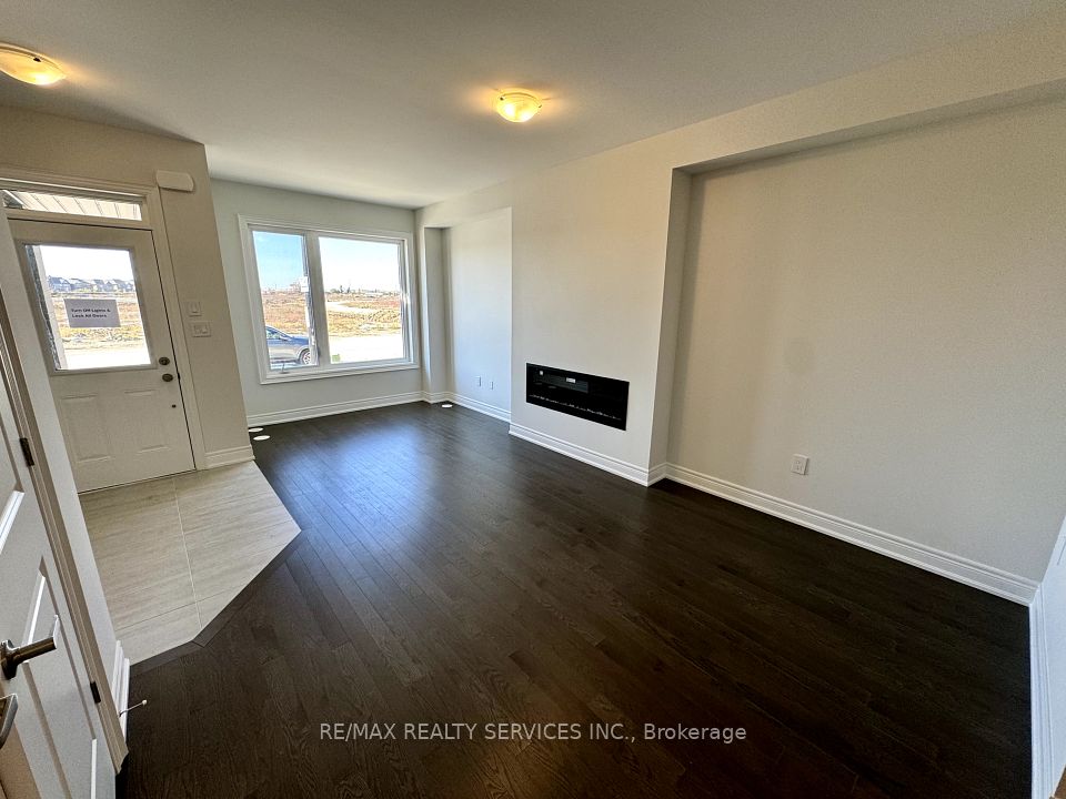 385 Inspire Boulevard, Brampton, ON L6R 4E4 4