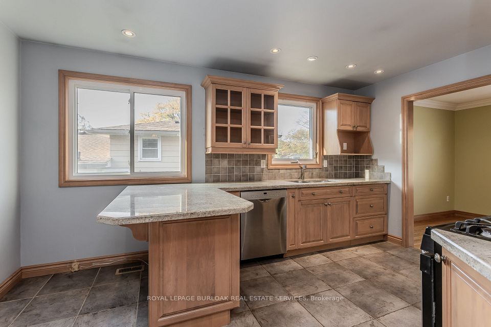 4442 Bennett Road, Burlington, ON L7L 1Y9 15