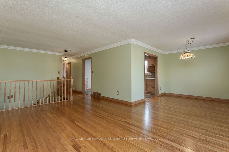 4442 Bennett Road, Burlington, ON L7L 1Y9 7