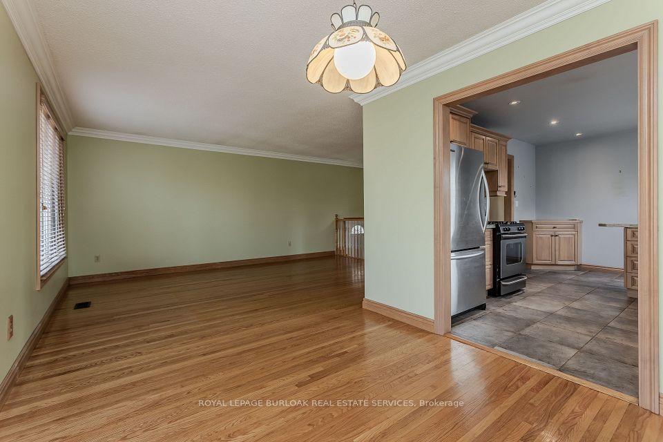 4442 Bennett Road, Burlington, ON L7L 1Y9 10